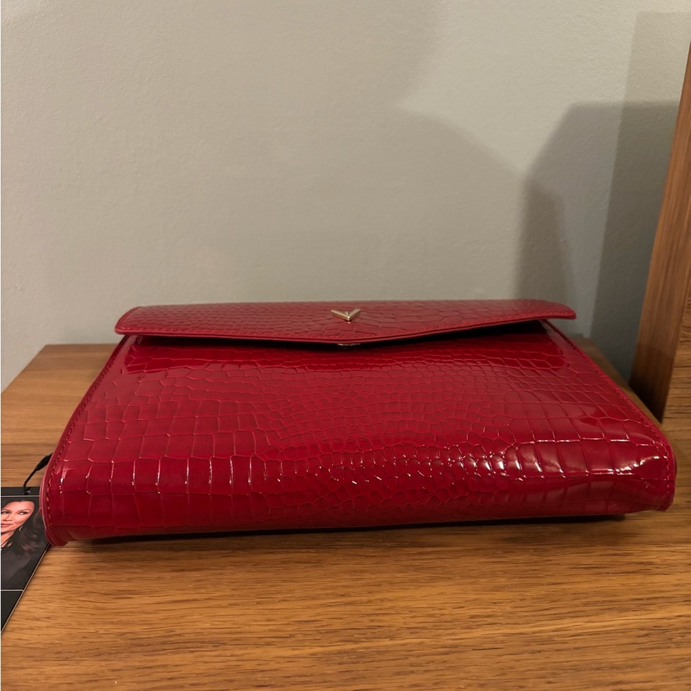 Vanessa Williams vibrant red faux crocodile embossed clutch purse NWT - Picture 6 of 12